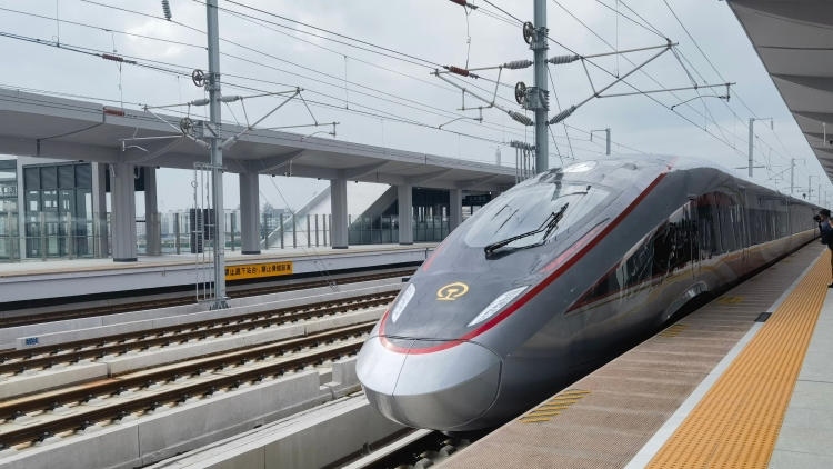 今日鐵路重磅資訊匯總！西渝高鐵關(guān)鍵隧道貫通，多條新線路迎新進展